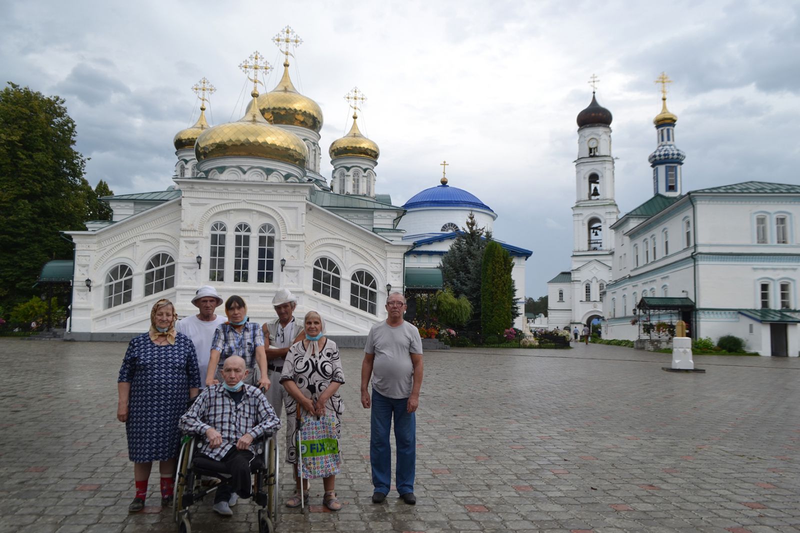 Елабужский муниципальный район | Жители Елабужского дома-интерната для  престарелых и инвалидов побывали на экскурсии в Раифском монастыре.